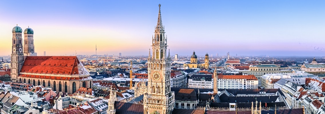 Panorama München Innenstadt im Abendlicht